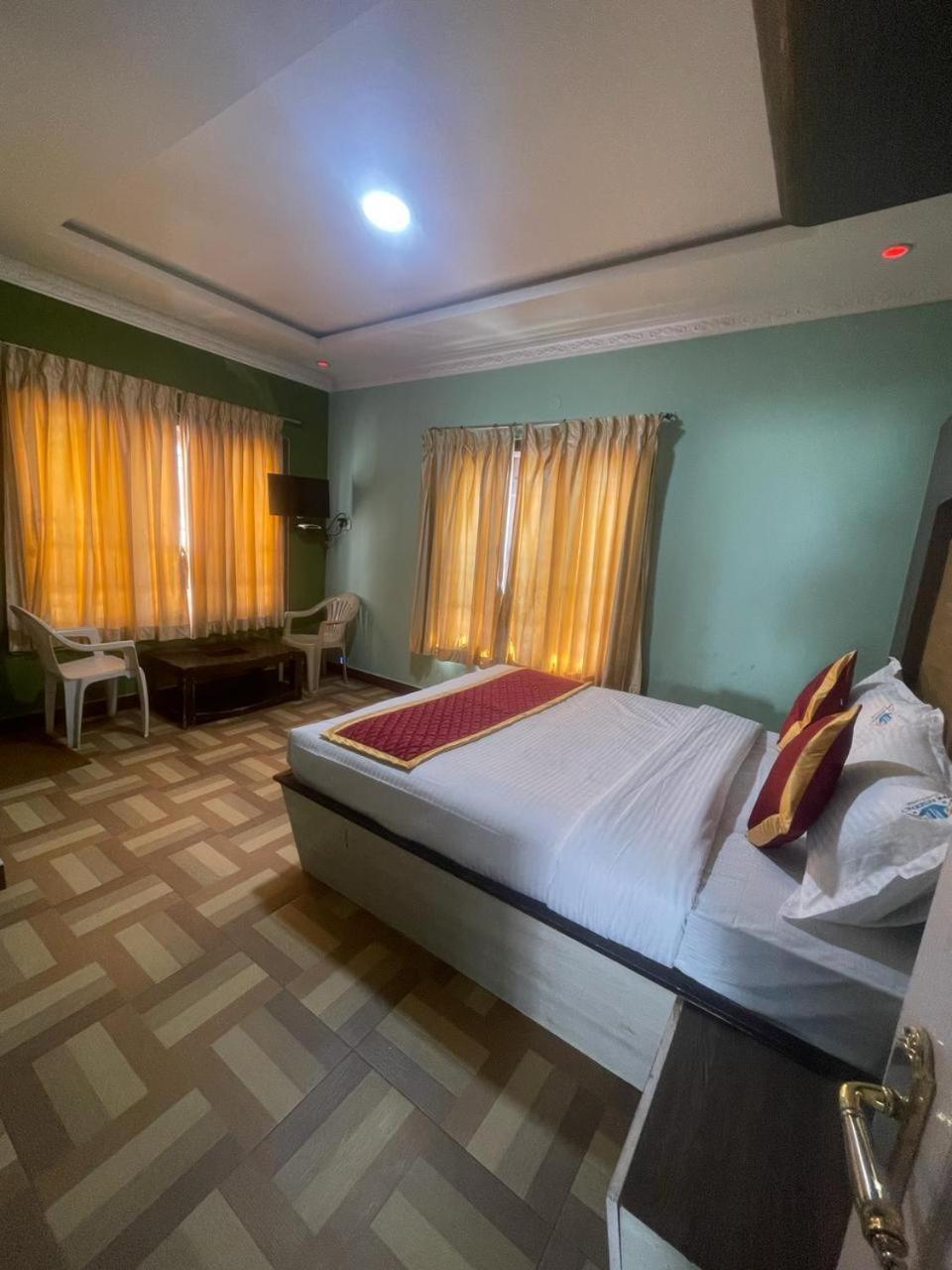 Hotel Ooty Vpr Residency Extérieur photo